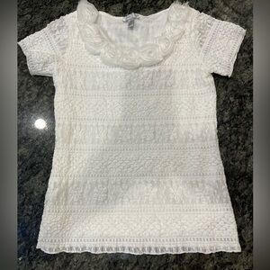 🤍Cute Forever Fashion white top size M w/ rosettes along neckline, lace fabric